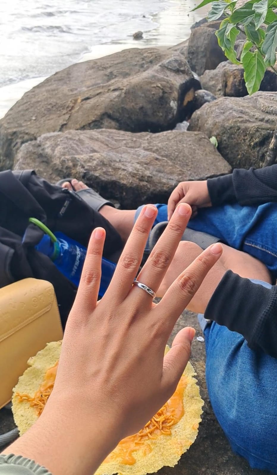 Cincin pertama untuk camot